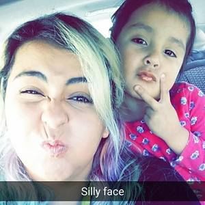 Meet your Posher, Josefina